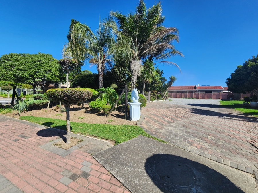 Commercial Property for Sale in Levallia Western Cape